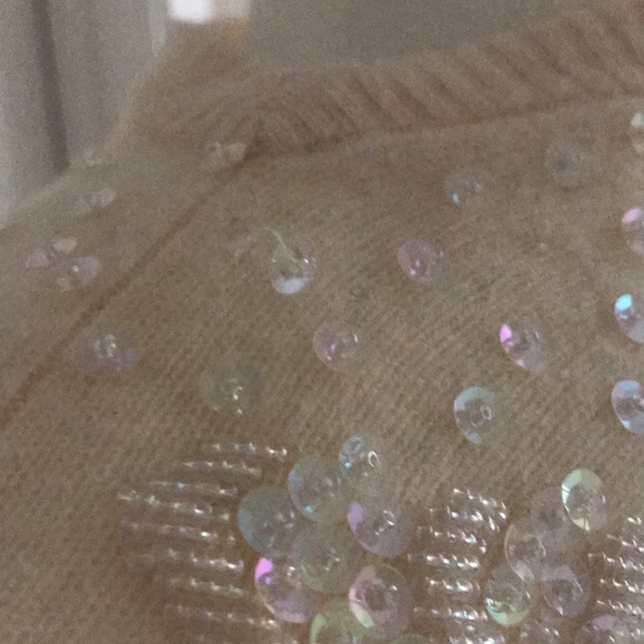 Vanilla Cream Color Sweater with detailed beading - Picture 4 of 6